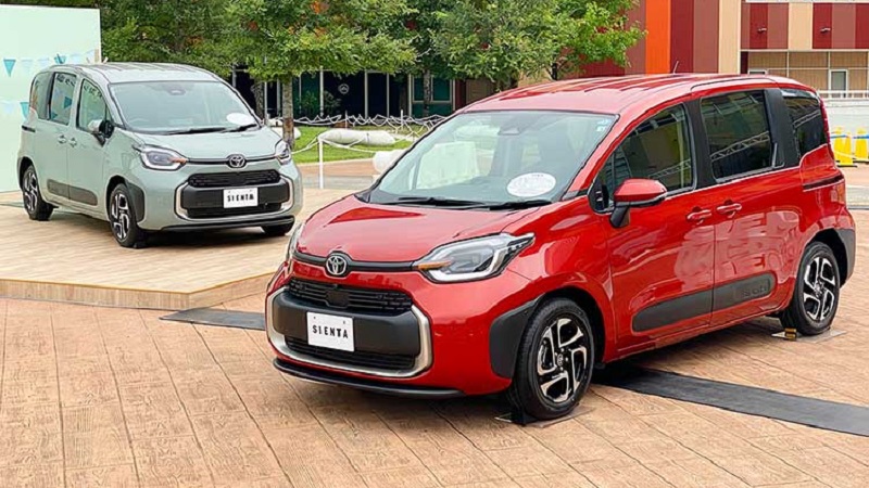 Обновленная Toyota Sienta будет комплектоваться резиной Toyo и Dunlop
